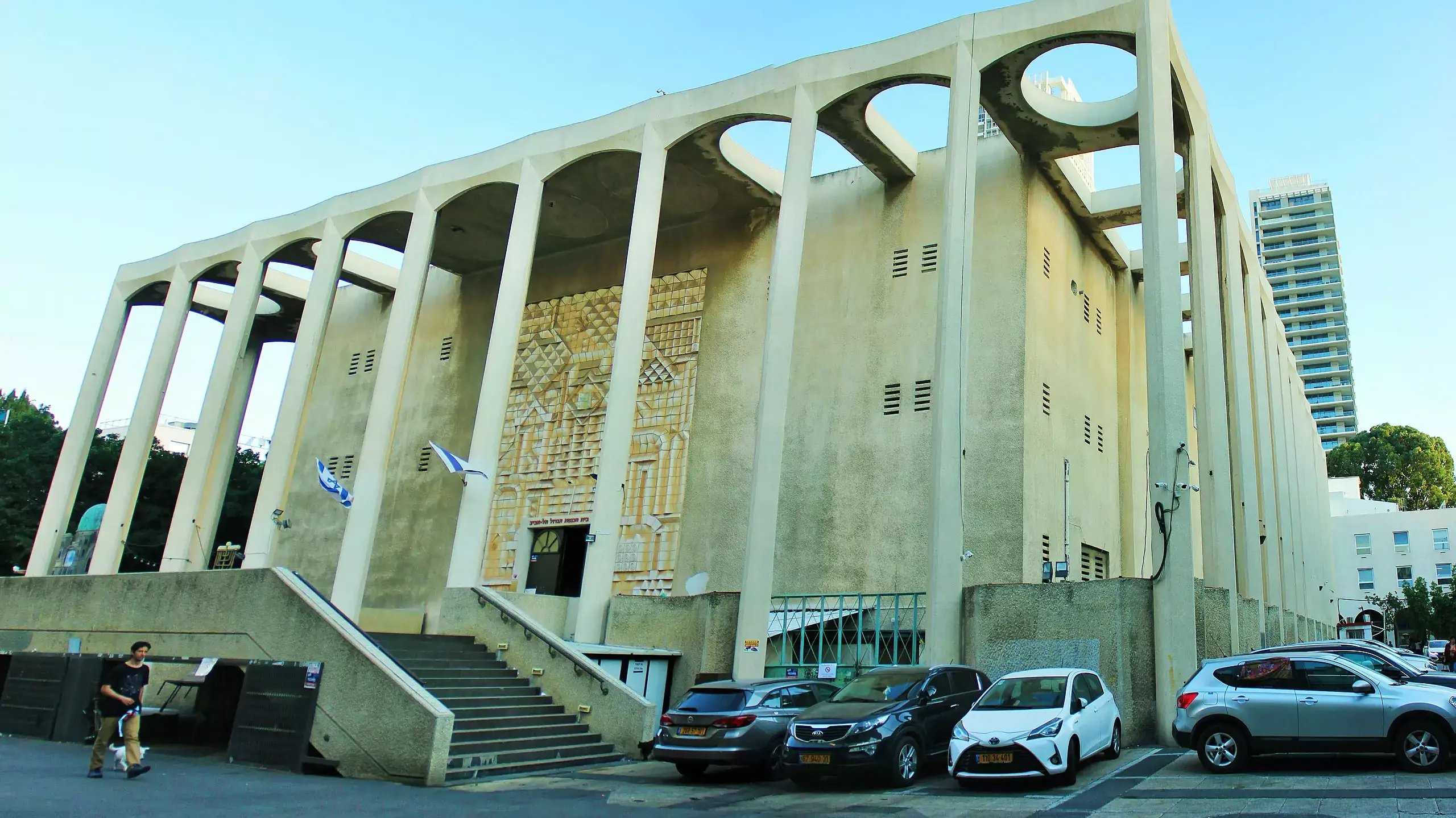 The Great Synagogue in Tel Aviv was used by Lehi as an illegal arms cache.